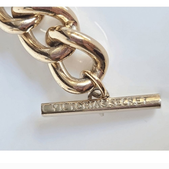 Victoria Secret Chain Link Bracelet. - Picture 12 of 12